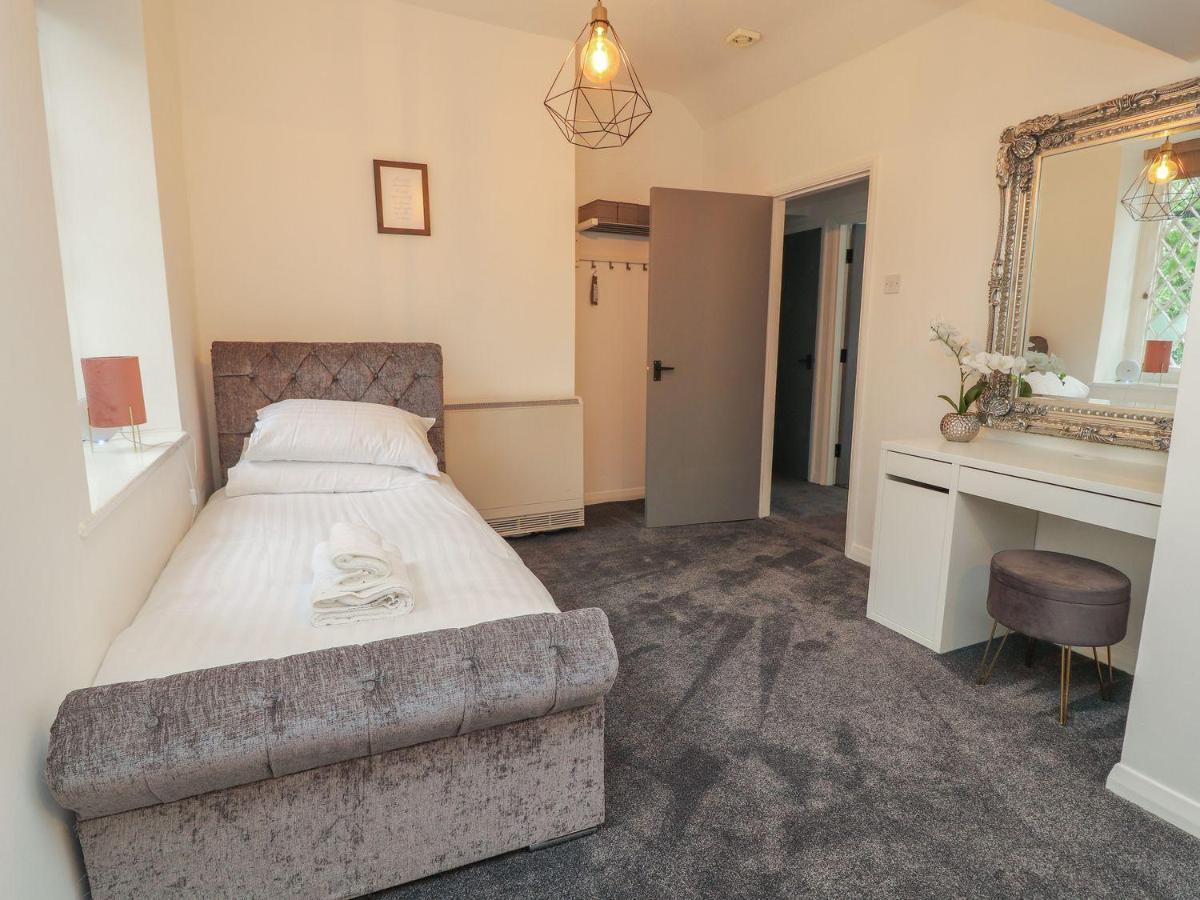 Memorial Building Apartment Ruthin Exterior foto