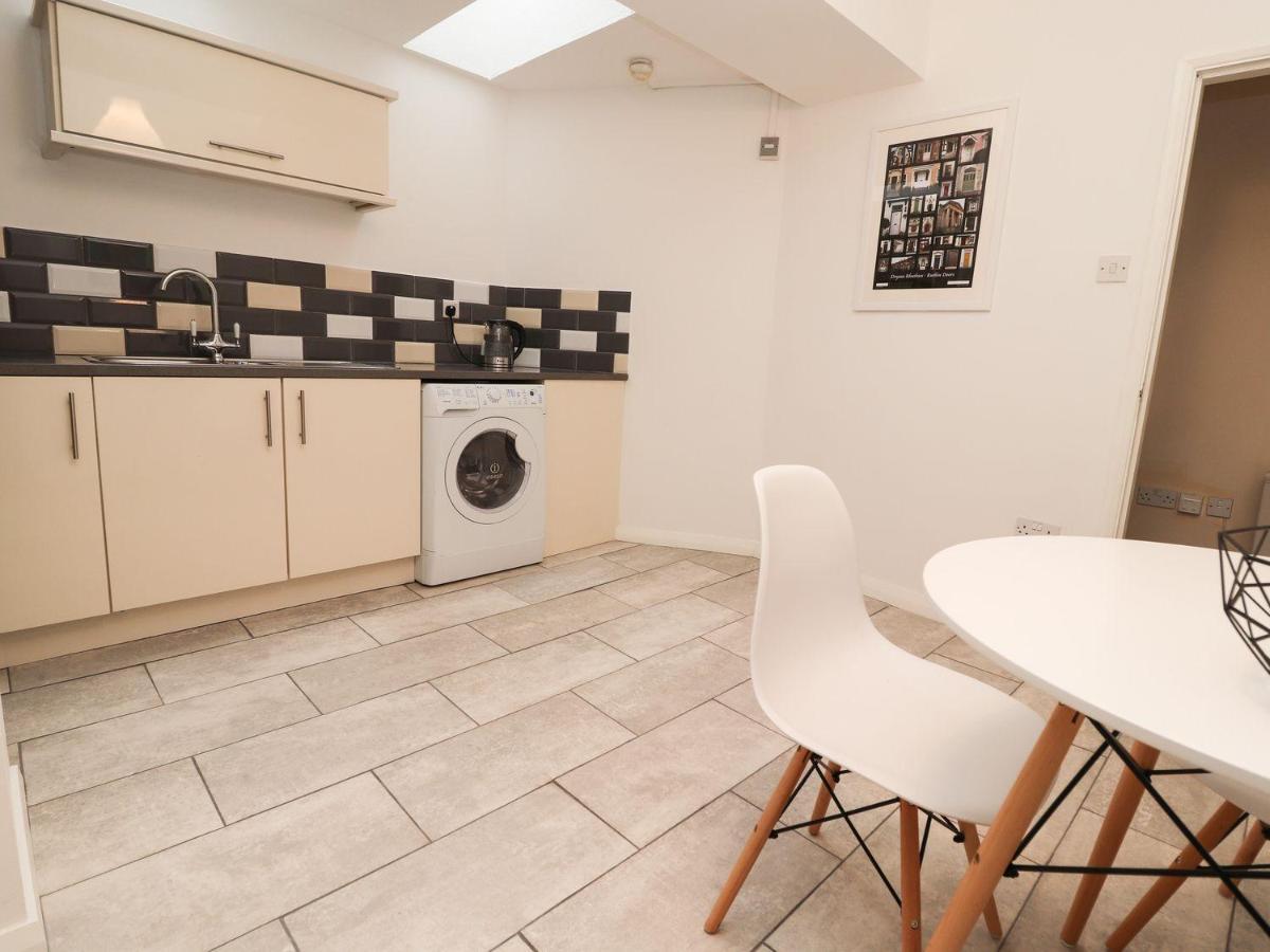 Memorial Building Apartment Ruthin Exterior foto